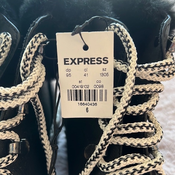 Express ankle boot. Black. Size 6. NWT. - Picture 5 of 5
